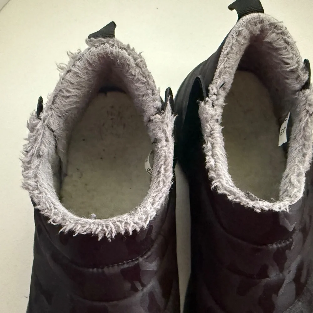 Unisex Outdoor Boots Sturdy,‎ Thick Sole, Size 43
